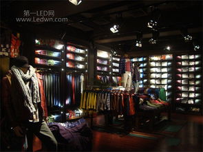 国内用LED照明最个性的服装店