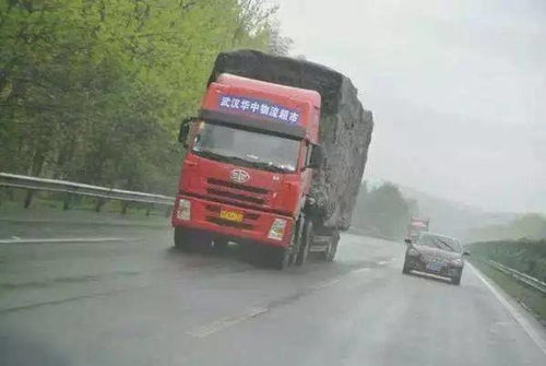 危险 为什么要远离大货车,看这里