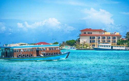 马尔代夫旅游 住在马累马尔代夫最著名的城市（马尔代夫有人住吗）
