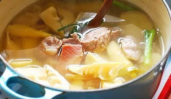 腌笃鲜的做法,腌笃鲜是一道具有浓郁江南风味的菜品，其特色在于汤白汁浓，