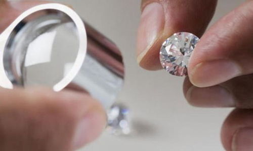 2009年,上海一33万钻石被调包,店员抓狂 我眼睛没有离开过钻石