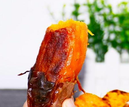 烤红薯人人爱吃,但是用这个烤的红薯你不一定能吃过,你知道它吗