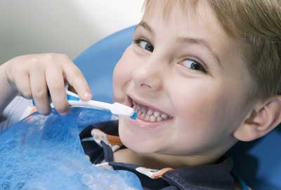 怎样可以让孩子的牙齿长得更加坚固 