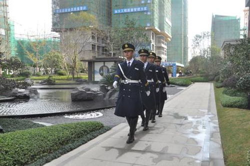 景鸿保安公司加班工资多少钱一天