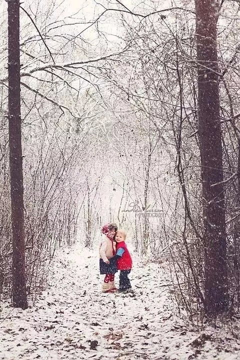 下雪天给宝宝拍照,这样拍才好看 