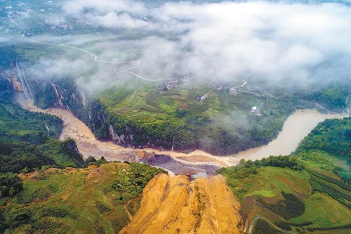 湖北恩施发生堰塞湖险情,受影响居民基本转移完毕 