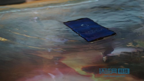 三星S8 S8 防水真实用 洗澡时候也能玩手机了 