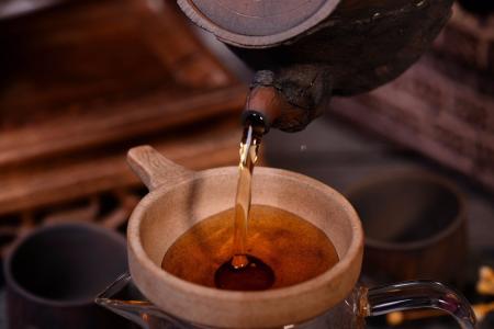 喝普洱茶和绿茶功效的区别,喝绿茶好还是喝普洱茶好?