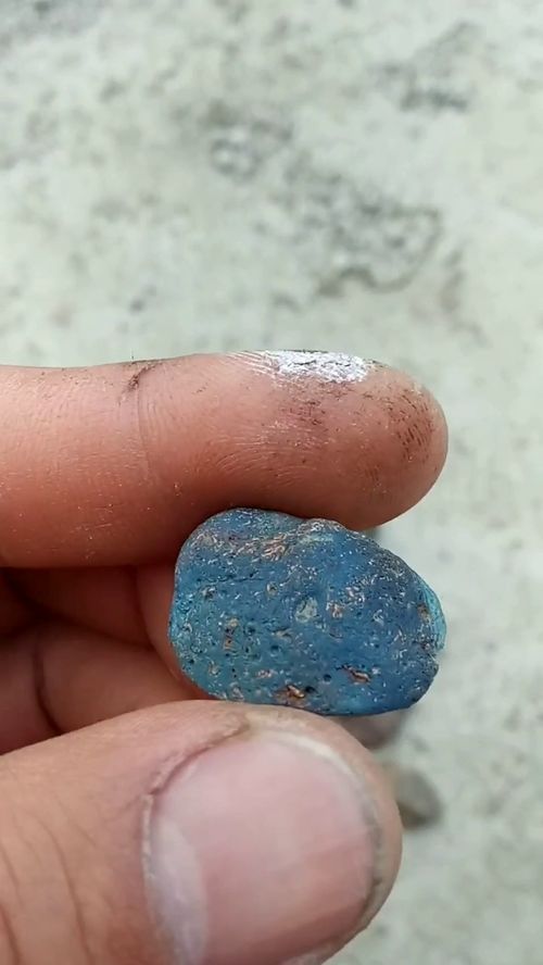 目前发现的唯一一块蓝色玻璃陨石,运气爆满 