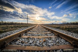 火车和铁轨哪个先被发明出来(改变人类历史的交通工具——火车)
