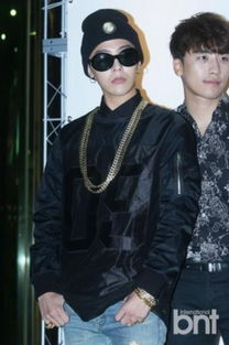 YG旗下众艺人亮相出席服饰品牌发布会引关注 