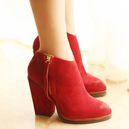 冬季时尚红色高跟短靴图 挑选最绚丽颜色过新年
