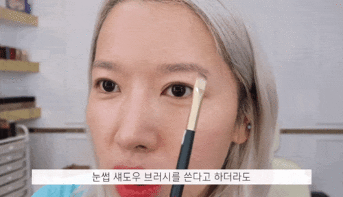 韩国顶流明星化妆师教你亮片眼妆,仿佛眼里藏着星辰大海
