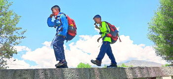 济南娃徒步川藏线一天走30多公里 最小的7岁半,最大的11岁