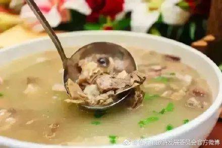 梦见想喝羊肉汤(梦见喝羊肉汤但没我碗是什么意思?)