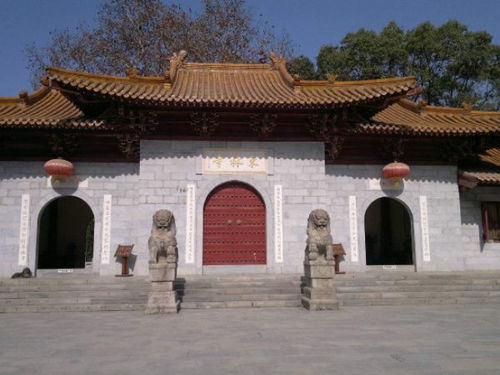 中国最 傻 的寺庙,放弃过亿门票,票饭免费,但一种人不能进 游客 