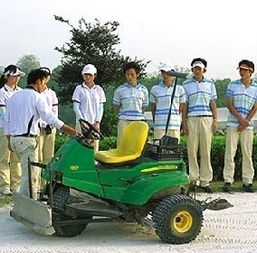 湖南高尔夫旅游职业学院多少亩(湖南高尔夫旅游职业学院多大)