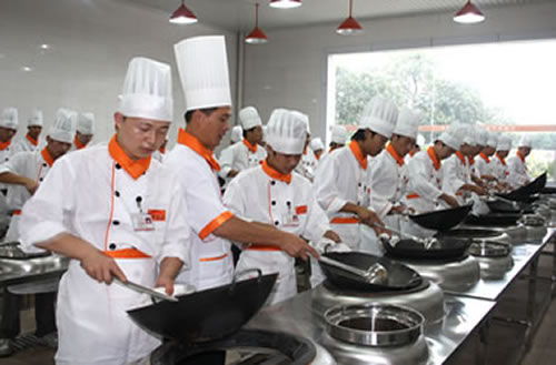 郑州有什么厨师学校,河南哪个厨师学校好？