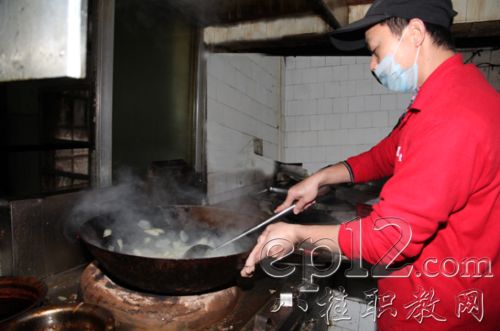 柳州哪里学厨师,柳州哪里有学厨师的