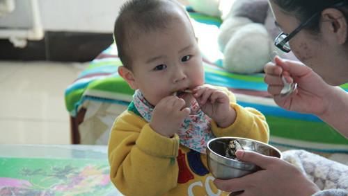 日常哪3个时间段要少给孩子喝水很容易积食脾胃虚(小孩什么时候喂水合适)