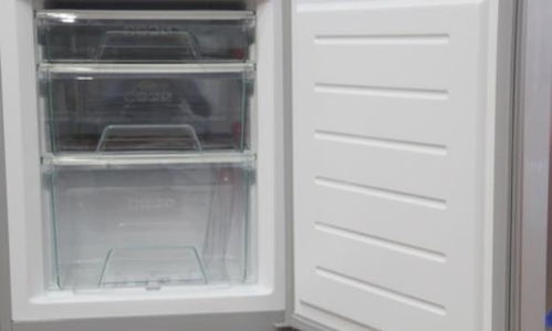 开水放冷冻冰箱会坏吗,开水放进冷冻冰箱，结果惊人！你一定想不到！