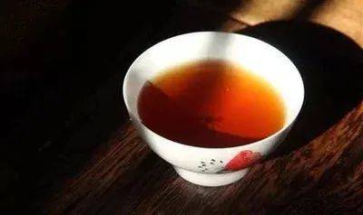 调理肠胃 多喝安化黑茶