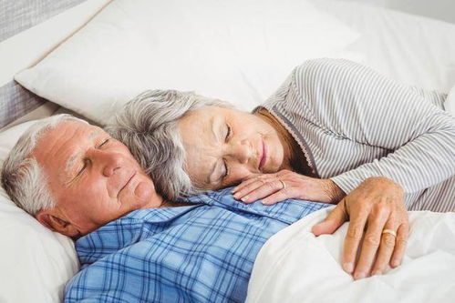 上了年纪就总是睡不好 老年人睡眠不好的4大诱因,有可能是疾病