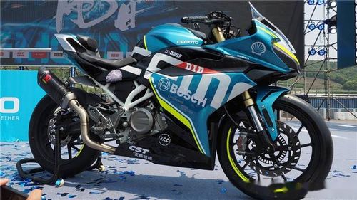 车友问,春风250SR和豪爵铃木GSX250R,如何选 