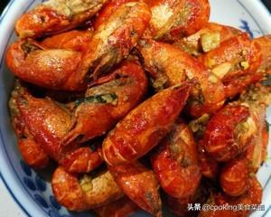 夏天是吃小龙虾的季节,送您咸蛋黄超级小龙虾,简单美味,吃不够