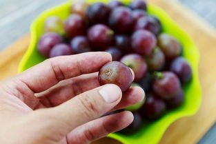 洗葡萄可以用盐水泡吗 葡萄为什么泡了盐水就不甜了