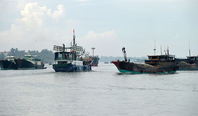 台风 威马逊 来袭 海南渔船回港避风 