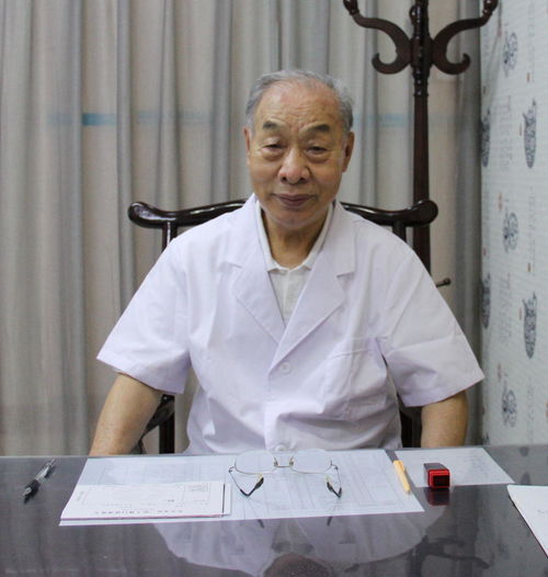 绝品老中医老刘 乖放松还有一半没进去