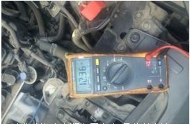 怎么测量汽车电瓶的电压降 多少值是正常的 