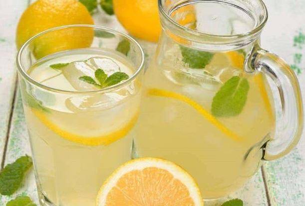 早上喝柠檬水好吗，天天早上喝柠檬水有什么好处和坏处