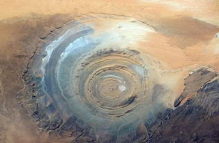 撒哈拉之眼内部岩石,独特的岩石形状。