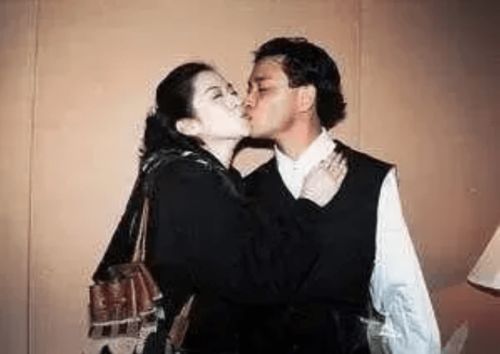 张国荣和梅艳芳关系微妙,曾多次公开接吻,他们之间有没有爱情
