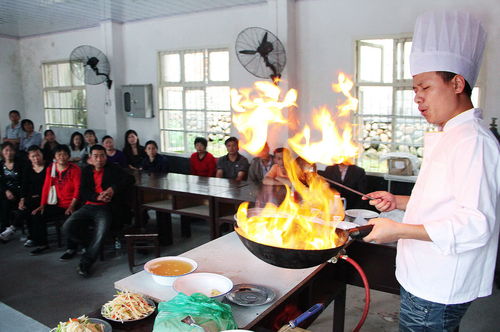 厨师培训中心学校机构,学厨师一般去哪里学