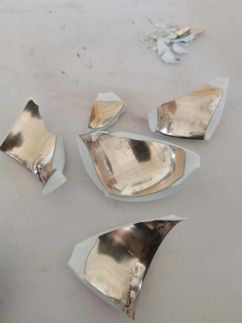 摔碎的瓷杯可以修复