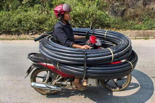 看老挝 摩托车神 怎样做到 人车合一