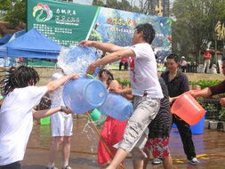 跟 乐乐 泼水去 不一样的泼水节 