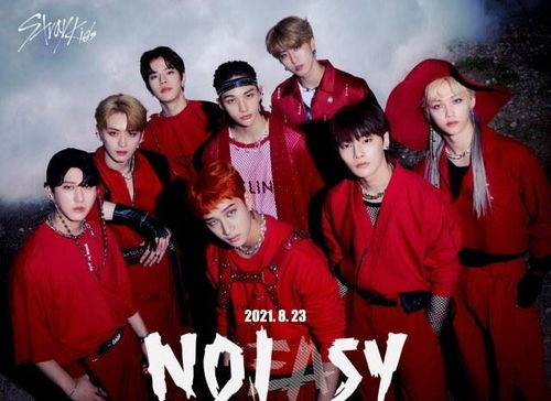 STRAY KIDS 正规二辑 NOEASY 预售突破83万张