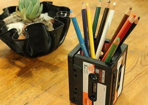 废弃旧磁带diy个性创意笔筒的做法详细图解