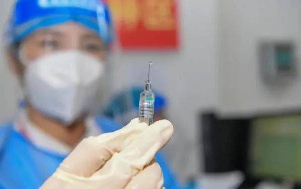 新冠疫苗第三针加强针的危害 新冠疫苗第三针加强针接种禁忌人群及注意事项