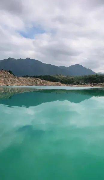 泾县 网红湖 水质达标,但不建议前往