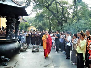 新闻 农历六月十五 杭州灵隐寺圆满举行放生法会