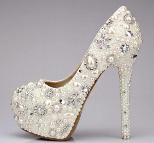 选一双你喜欢的水晶鞋,测你在童话世界里是公主还是女王