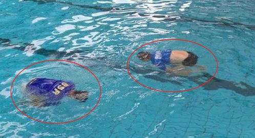 旱鸭子 女孩溺水后,漂浮自救吓坏大妈,水下2个方法能救命