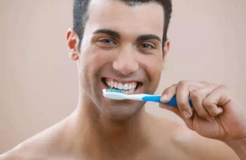 刷牙的时候到底要不要沾水 不少人做错了,你中招了吗