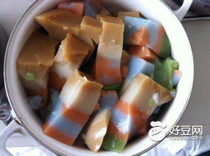 肉皮冻的做法,肉皮冻是一种传统的中国小