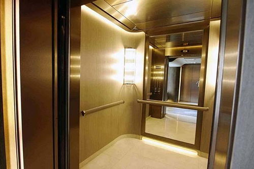 电梯门对着入户门好吗 电梯门对着入户门怎么化解 电梯门和入户门错一点 